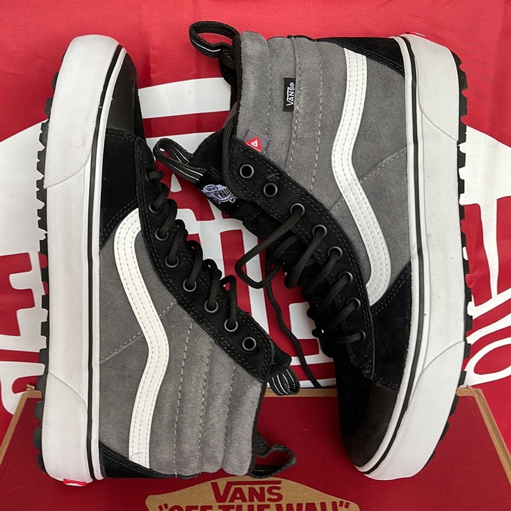 Vans WMNS Sk8-Hi Mte-2
Pewter/Black
VN0A5KYCPBQ
boots - sneakers - Picture 12 of 16